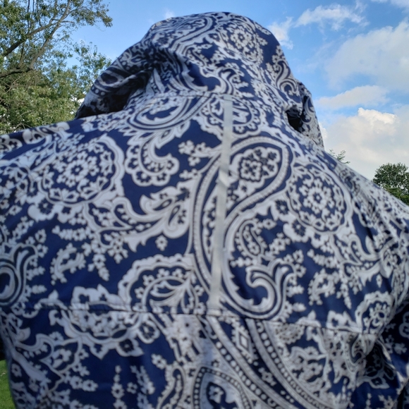 NEW BALANCE Jacket Windbreaker Blue Lightweight Hoodie Paisley XS - Picture 9 of 16